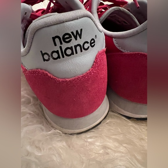 Magenta New Balance shoes - Picture 6 of 7